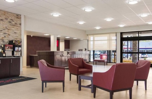 Erie House | Convenient Location! 2 Sleek Units, Pet-Friendly, Free Parking