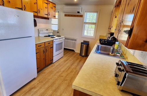 Thomaston House | Convenient, private, well equipped home, located in beautiful Thomaston.