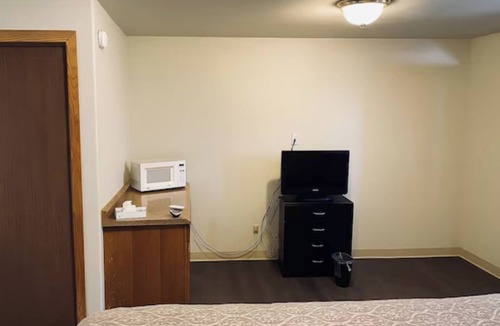 Wolf Point Hotel | Convenient Room w/Free Parking – Near Airport & Downtown Wolf Point - 4.2 miles