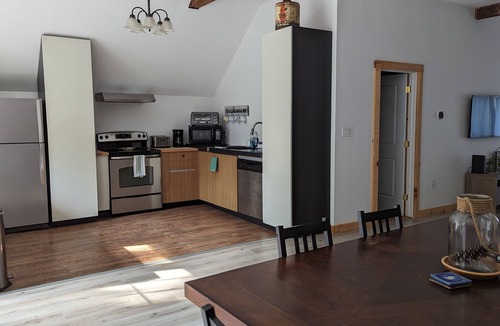 South Sanford House | Converted 1800s Horse barn on 2 acres