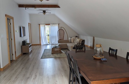 South Sanford House | Converted 1800s Horse barn on 2 acres