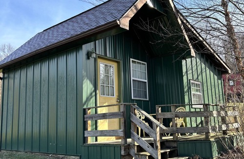 New Plymouth Cottage | Cookie Cottage Centrally Located Within The Hocking Hills
