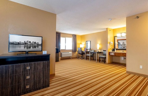 Blaine House | Coratel Inn & Suites Blaine - Comfort 2 Queen Bed Non-Smoking