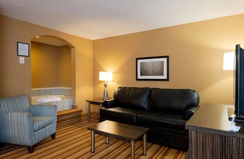 Blaine House | Coratel Inn & Suites Blaine - Comfort 2 Queen Bed Non-Smoking