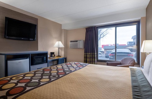Owatonna Hotel | Coratel Inn & Suites by Jasper Owatonna