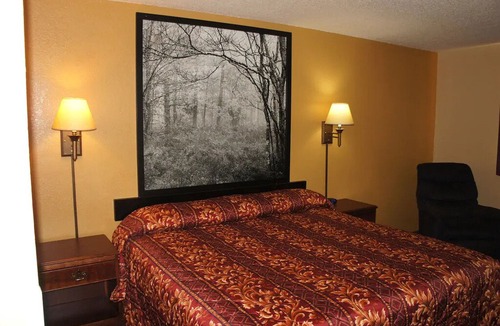 Stillwater Hotel | Coratel Inn & Suites Stillwater - Standard 1 King Bed Non-Smoking