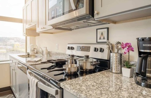 Cultural District Apartment | Corner Glass Bridge Views |Loft Style 1BD Downtown