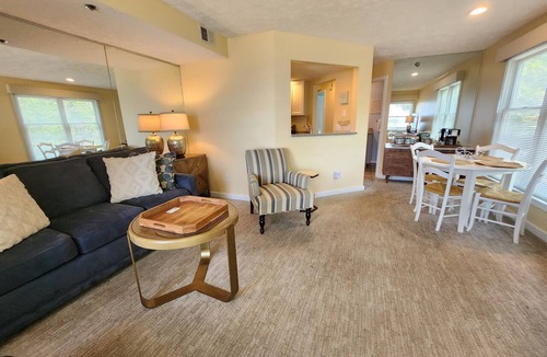 Traverse City Condo | Corner unit, Bayfront, Private Balcony - North Shore Inn Unit 201