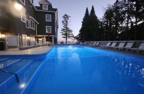 Traverse City Condo | Corner unit, Bayfront, Private Balcony - North Shore Inn Unit 201