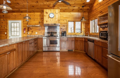 Hammondsport House | Corning Landing: Perfect Family Retreat, 170' of Keuka Lakefront