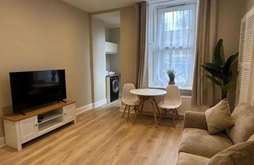 Alexandria Apartment | Cosy 1 Bedroom Flat in Alexandria