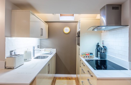 Drumnadrochit Cottage | Cosy and Quaint One Bedroom Cottage at the Foot of Loch Ness