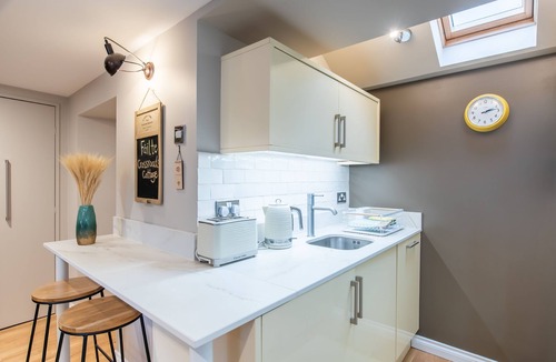 Drumnadrochit Cottage | Cosy and Quaint One Bedroom Cottage at the Foot of Loch Ness