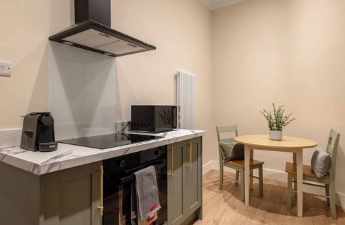 Callander Apartment | Cosy Callander 1 Bed | Wood Burner & Free Parking