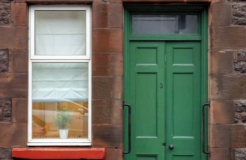 Callander Apartment | Cosy Callander 1 Bed | Wood Burner & Free Parking