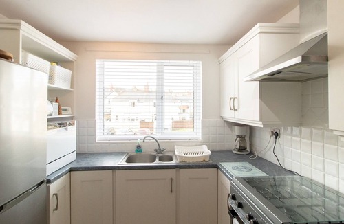 Cullercoats House | Cosy Seaside Home with Free Parking - Pass the Keys