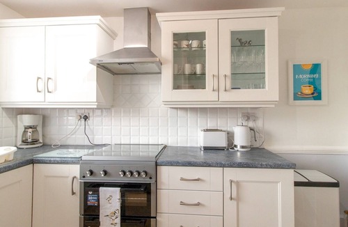Cullercoats House | Cosy Seaside Home with Free Parking - Pass the Keys
