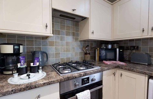 Shilbottle Cottage | Cosy Shilbottle Cottage: Log Fire, Garden & Parking