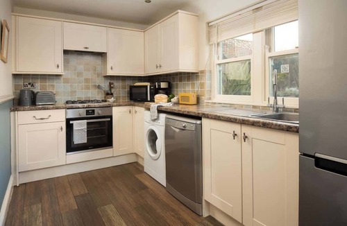 Shilbottle Cottage | Cosy Shilbottle Cottage: Log Fire, Garden & Parking