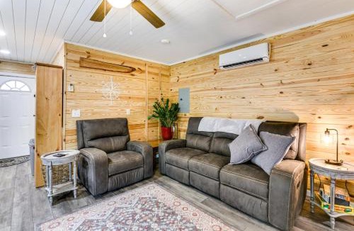 Logan House | Cottage Close to Caves & Trails in Hocking Hills!