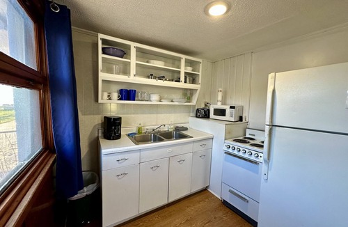 Oscoda Cottage | Cottage Cove · Lake Huron Beach Cottage No. 1