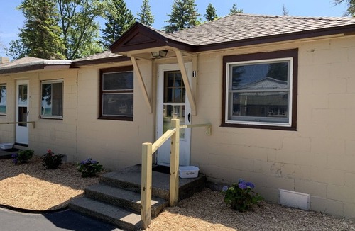 Oscoda Cottage | Cottage Cove · Lake Huron Beach Cottage No. 1