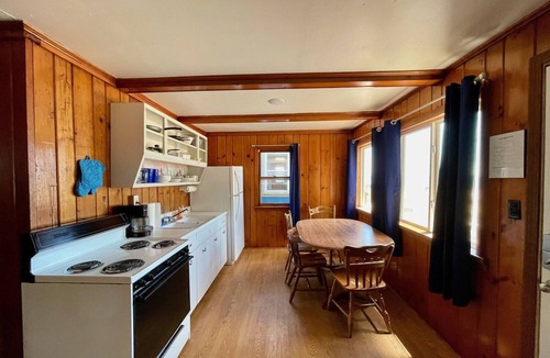 Oscoda Cottage | Cottage Cove · Lake Huron Beach Cottage No. 6