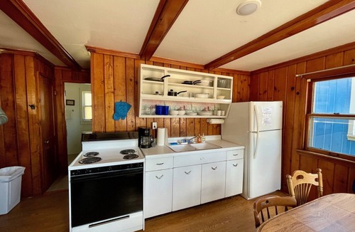 Oscoda Cottage | Cottage Cove · Lake Huron Beach Cottage No. 6