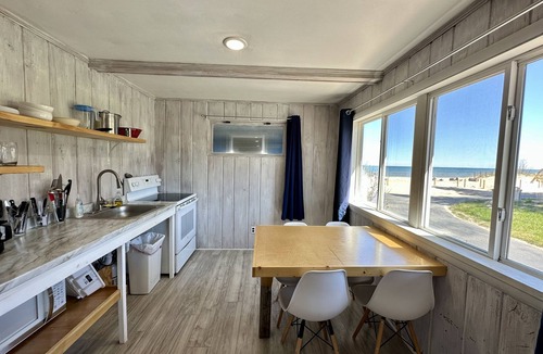 Oscoda Cottage | Cottage Cove · Lake Huron Beach Cottage No. 7