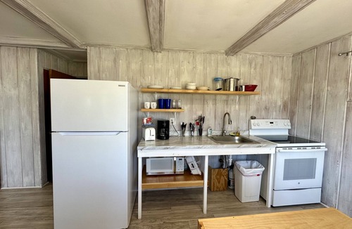 Oscoda Cottage | Cottage Cove · Lake Huron Beach Cottage No. 7