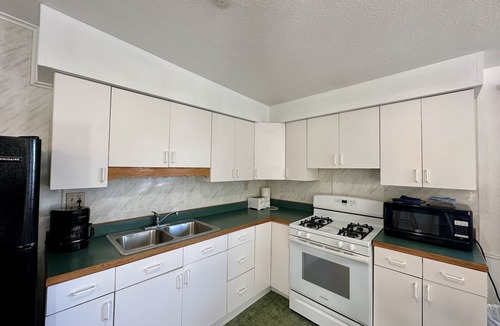 Oscoda Cottage | Cottage Cove · Lake Huron Beach Cottage No. 10