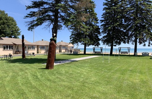 Oscoda Cottage | Cottage Cove · Lake Huron Beach Cottage No. 10