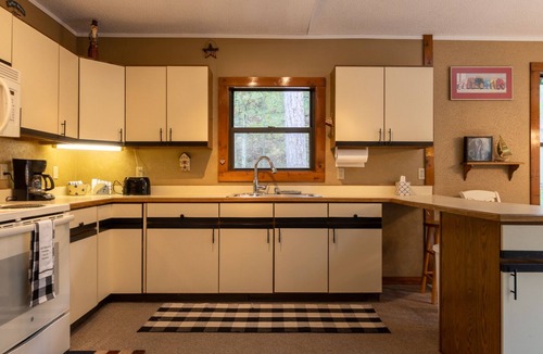 Pentwater Apartment | Cottage in the Woods