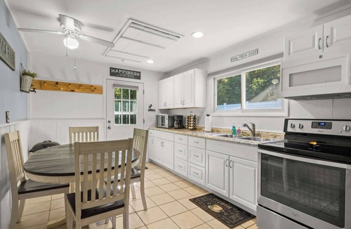 Alden House | Cottage near Clam Lake