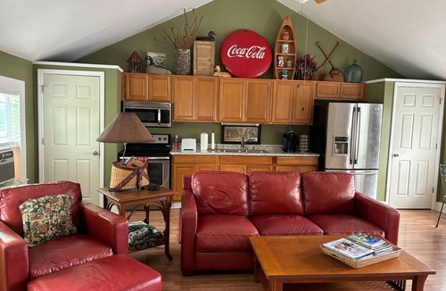 Lexington Cottage | Cottage on a thoroughbred farm, close to the Horse Park, Downtown, or Keeneland