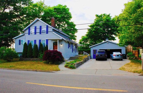 Bluffton House | Cottage on the Muskegon Channel