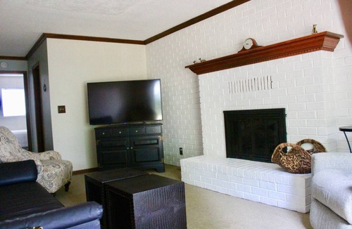 Bluffton House | Cottage on the Muskegon Channel