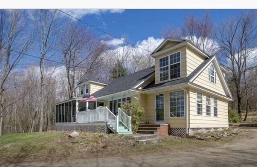 Hartford House | Cottage on Worthley Pond in the Maine Mountains