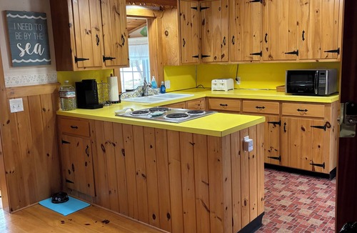 York Beach Cottage | Cottage one mile from long and short sands beaches in a quiet neighborhood