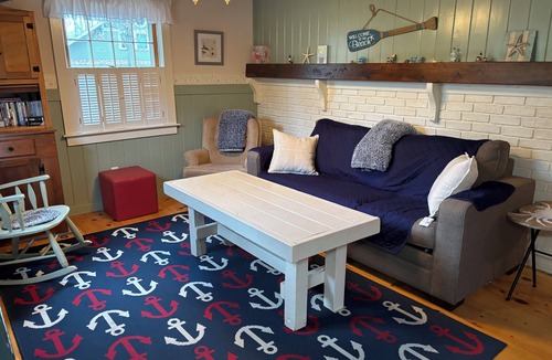 York Beach Cottage | Cottage one mile from long and short sands beaches in a quiet neighborhood
