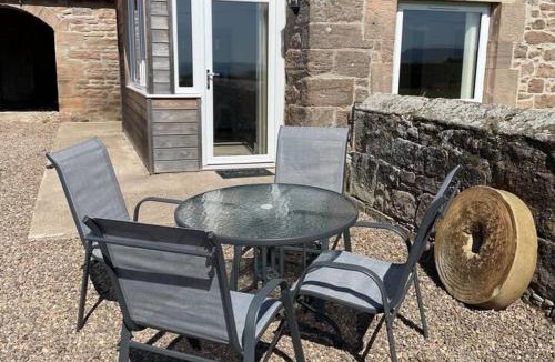 Berwick-upon-Tweed House | Cottage - Sleeps 4 - Pets Ok - Parking - Garden