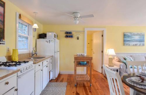 Wellfleet House | Cottage w Private Association Pool
