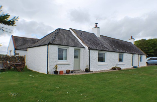Borgue Cottage | Cottage with stunning views over Kirkcudbright Bay, a short walk from the beach.