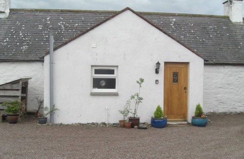 Borgue Cottage | Cottage with stunning views over Kirkcudbright Bay, a short walk from the beach.