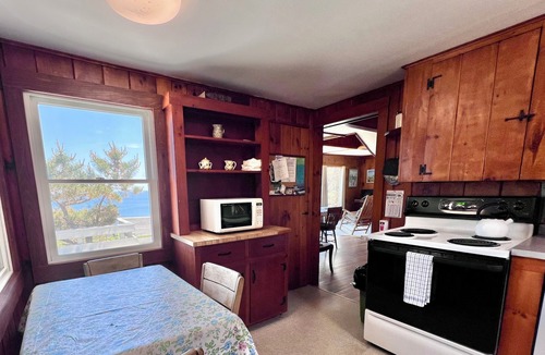 South Wellfleet House | Cottage with Views of the Atlantic Ocean (1221)