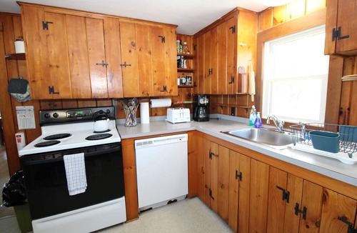 South Wellfleet House | Cottage with Views of the Atlantic Ocean (1221)