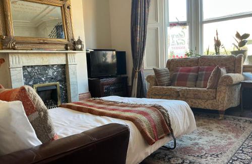 Sunderland House | Country Cream in City House