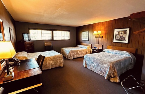 Bison Hotel | Country Inn Motel - Charming 11 room motel with AC, WiFi located in Bison, SD.
