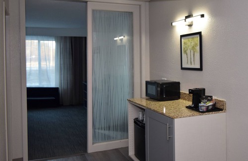 Coon Rapids Hotel | Country Inn & Suites by Radisson, Coon Rapids, MN