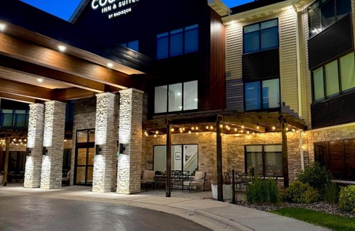 Appleton Hotel | Country Inn & Suites by Radisson, Appleton Airport - Fox River Mall Area